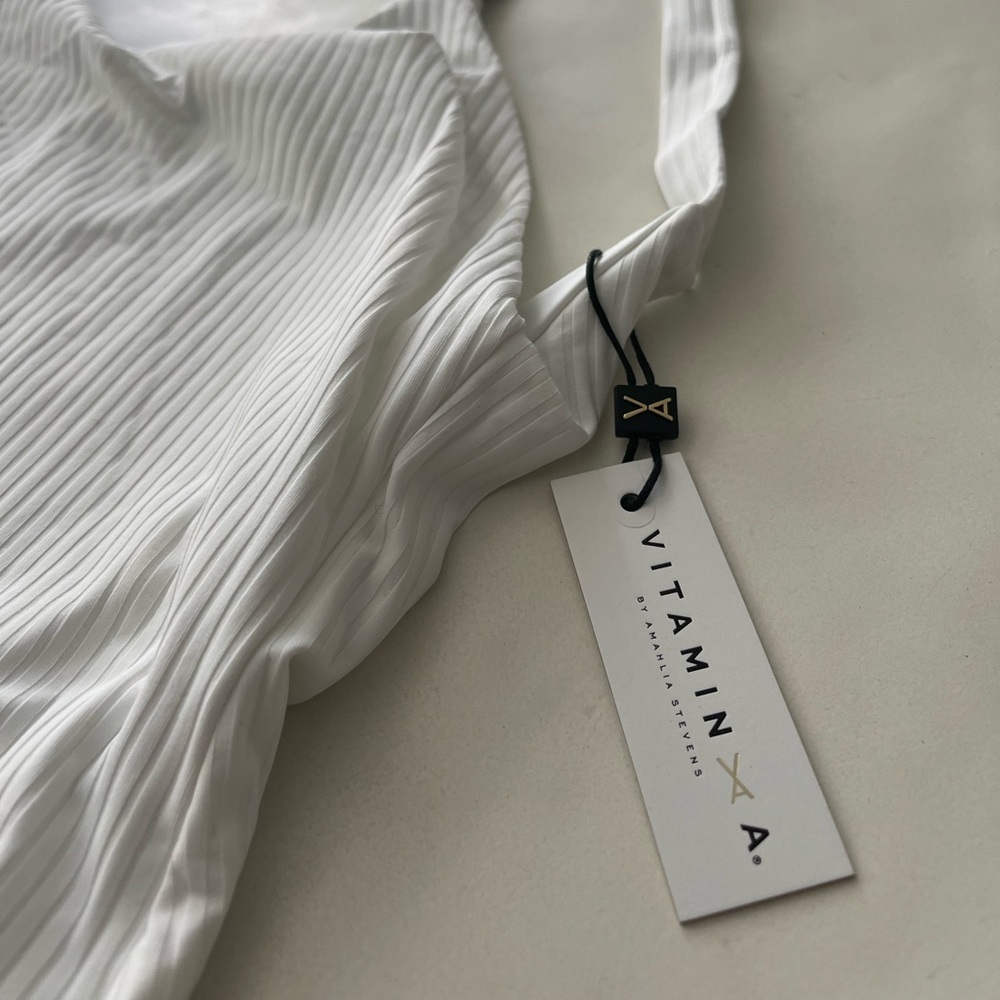 NWT Vitamin A Leah One Piece Full Cut Swimsuit White EcoRib Size Large / 10 $170 - Picture 8 of 9